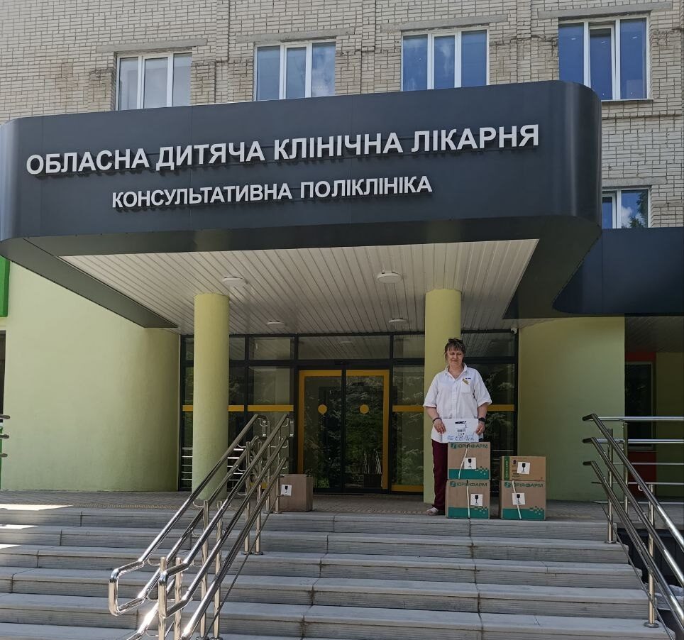 ЩОБ ЛІКУВАННЯ НЕ ЗУПИНЯЛОСЯ: ПЕРЕДАЛИ МЕДИКАМЕНТИ ДЛЯ ДІТЕЙ У СУМСЬКІЙ ЛІКАРНІ